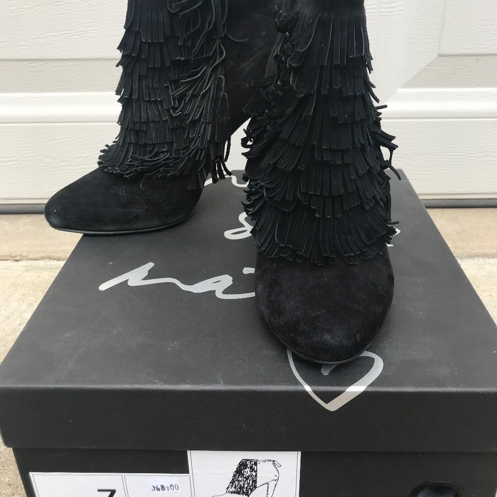 Banana Republic Size 7 heeled, ankle boots